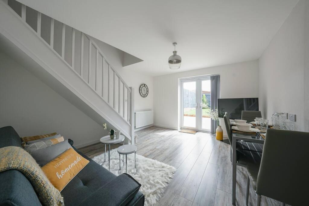 Stylish 2-Bed Home - For Company Contractor And Leisure Stays - Nec, Airport, Hs2, Contractors, Resort World Birmingham Luaran gambar