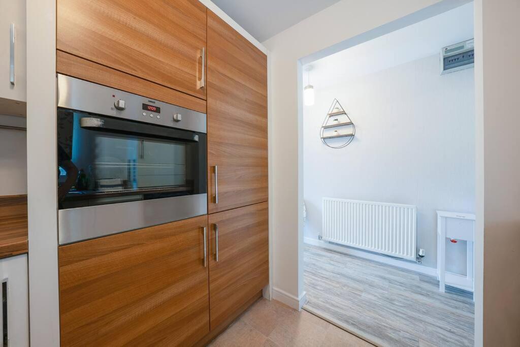 Stylish 2-Bed Home - For Company Contractor And Leisure Stays - Nec, Airport, Hs2, Contractors, Resort World Birmingham Luaran gambar