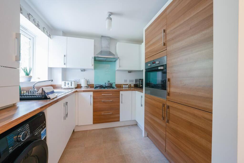 Stylish 2-Bed Home - For Company Contractor And Leisure Stays - Nec, Airport, Hs2, Contractors, Resort World Birmingham Luaran gambar