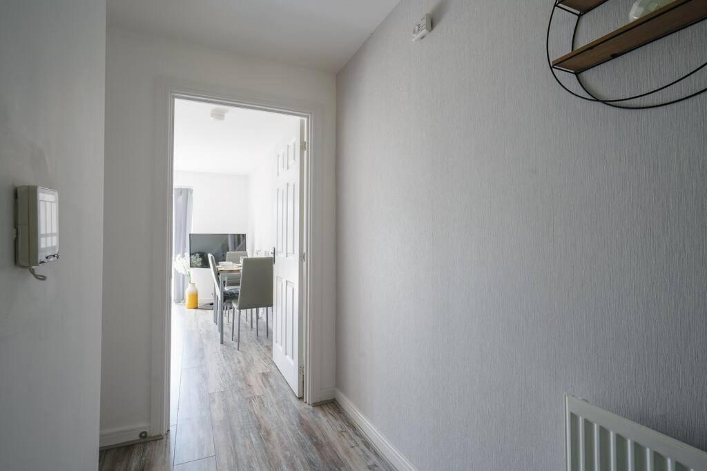 Stylish 2-Bed Home - For Company Contractor And Leisure Stays - Nec, Airport, Hs2, Contractors, Resort World Birmingham Luaran gambar